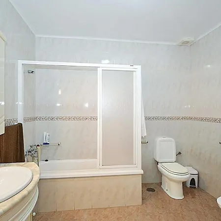 Sleeps 8 Air Con Wifi *
