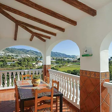 Villa Sleeps 8 Air Con Wifi *